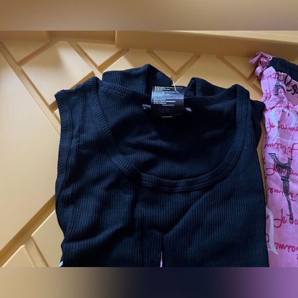 “Let’s Fall in Love” Tank top pajama short set with elastic waist - Picture 4 of 5